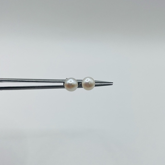 South Sea Pearl Button Earrings - Picture 2 of 4